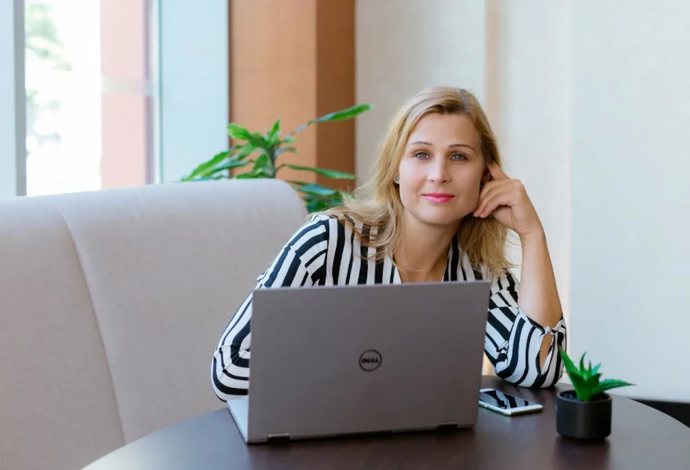 Utasi Melinda - Nők a Neten